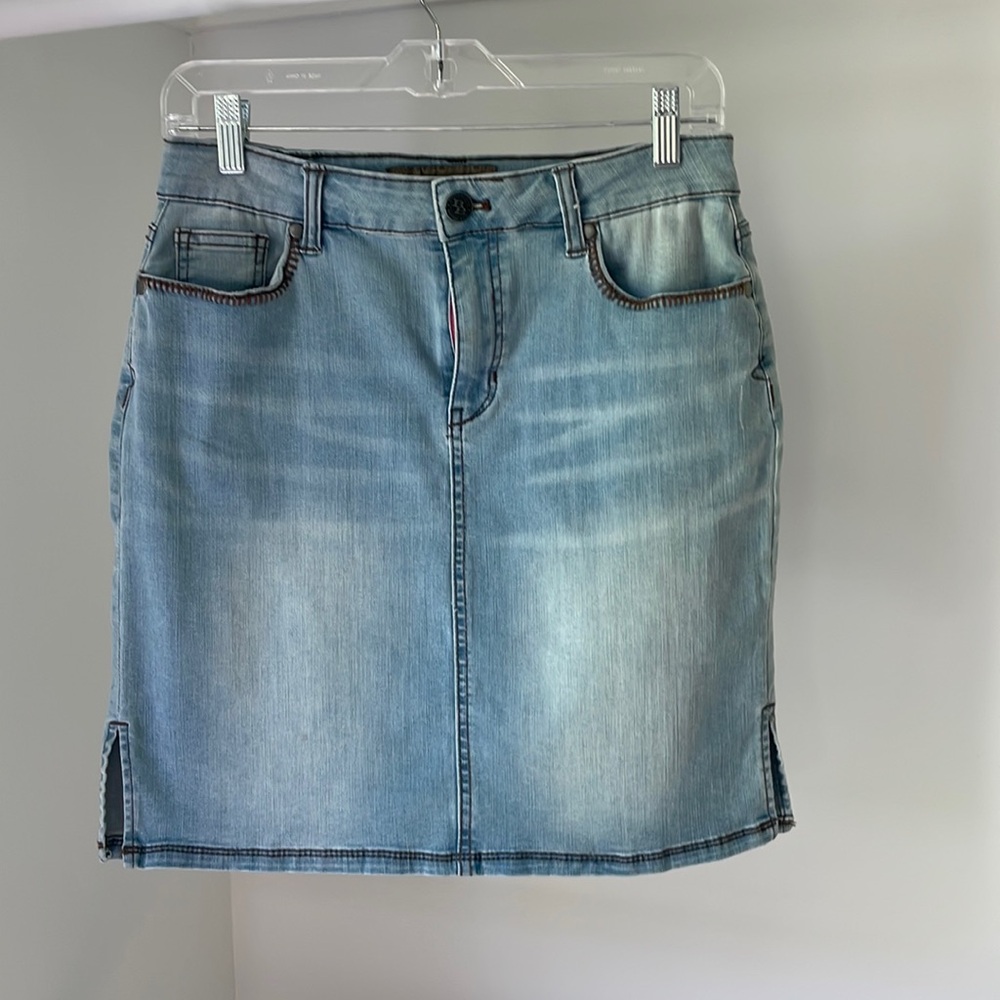 NWOT BIT & BRIDLE Size 4 Faded Denim Skirt